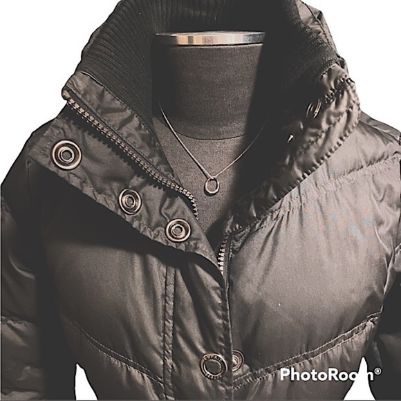 Esprit| Black Puffer Jacket With Removable Hood & Faux Fur. Small - Picture 2 of 8